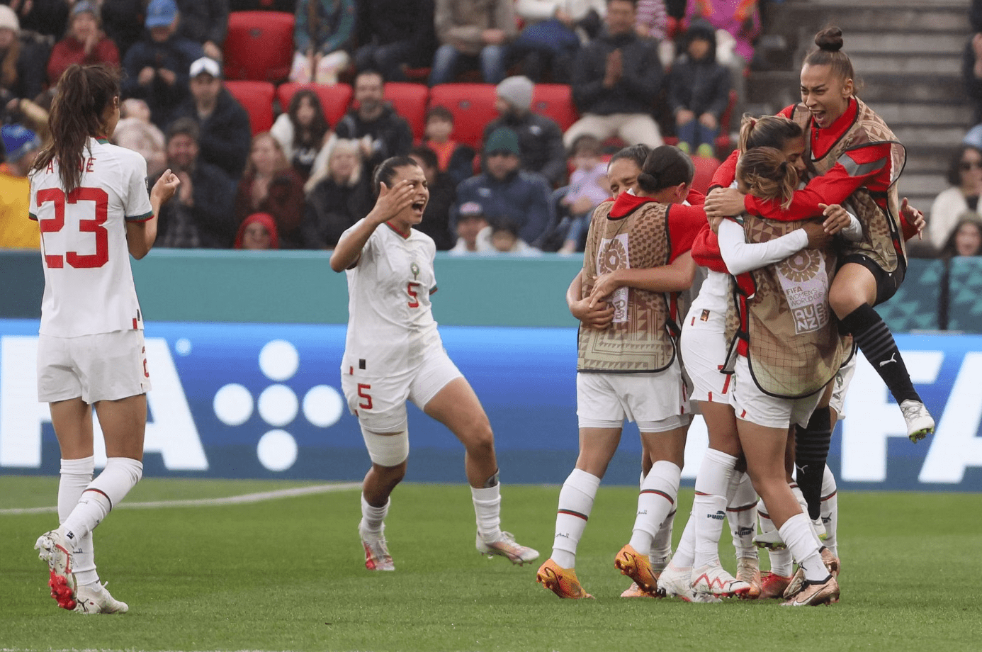 九游娱乐官网-哥伦比亚险胜摩洛哥，凯恩惊艳四座