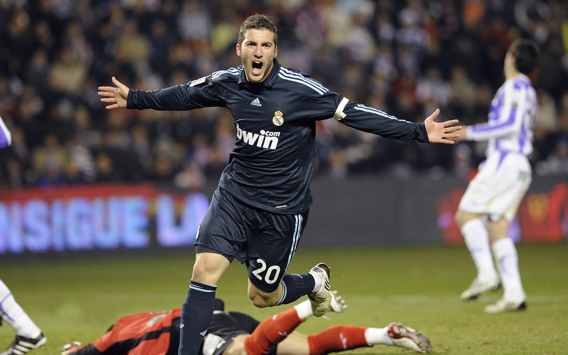 九游体育直播-英超争冠之夜，詹姆斯打出统治级数据